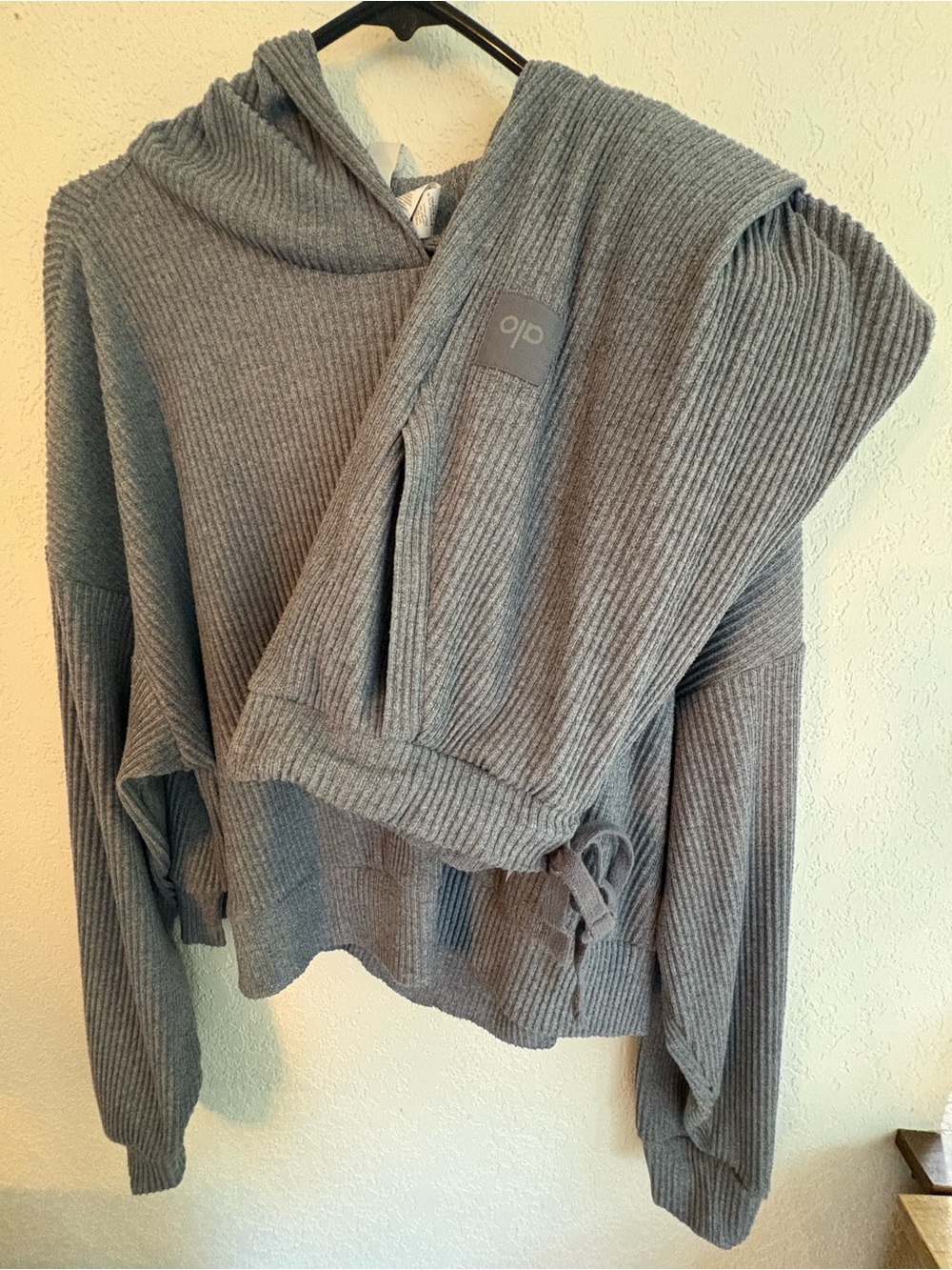 Alo Muse! Cozy Ribbed Cropped Hoodie Set!
This is the darker grey heather. - Picture 3 of 4